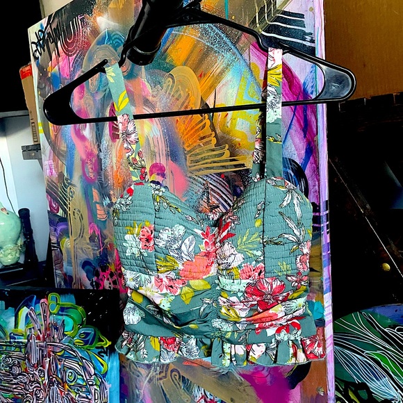 Floral Print Crop Top - Picture 1 of 1